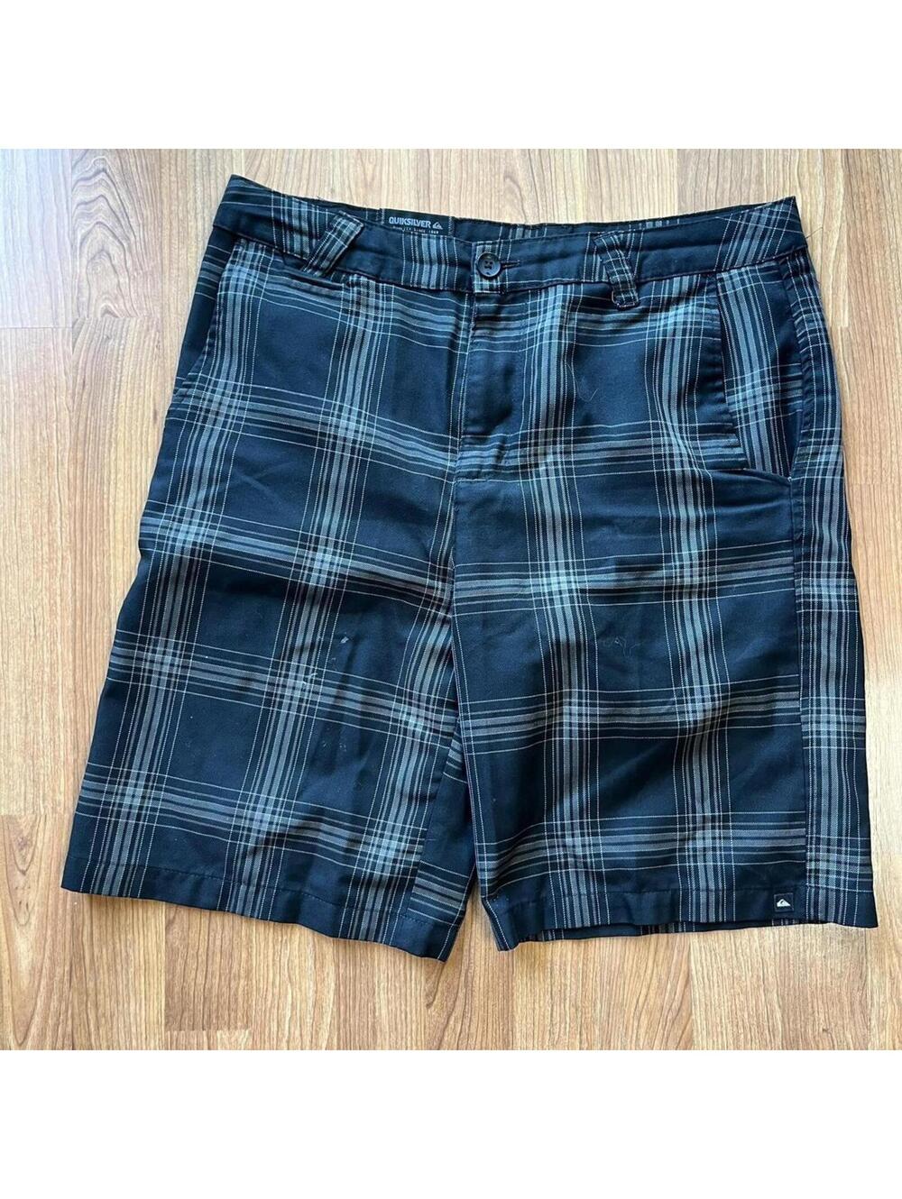 Vintage black plaid quik silver surf shorts | size 32